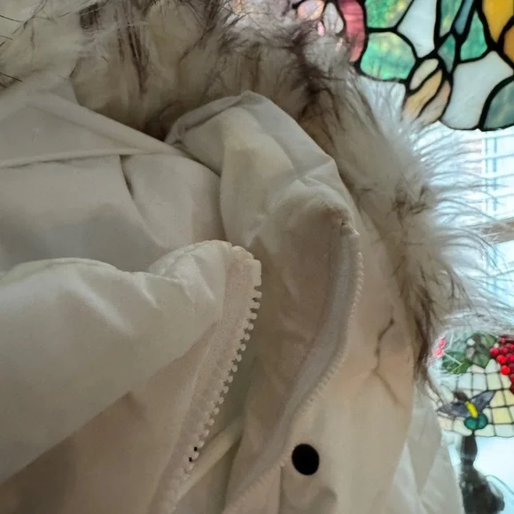 Michael Kors White Puffer Coat with Fur Hood and Black Belt - Picture 7 of 9